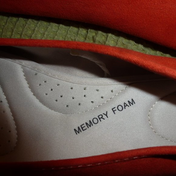 NEW SO Super comfy Memory Foam Hitidekci  Style  Orange Flats - Size: 10M - Picture 9 of 10